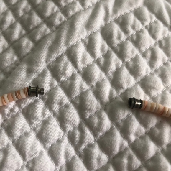 Pink Shell Necklace - Picture 4 of 4